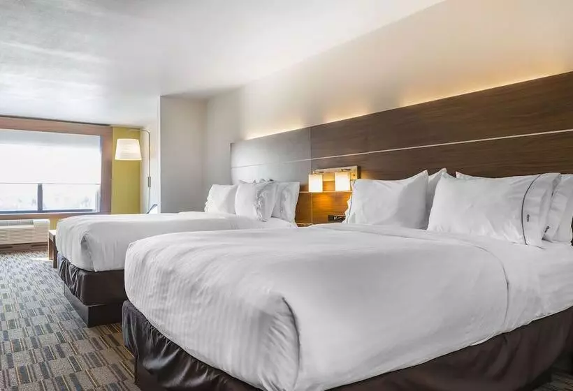 スイート, Holiday Inn Express & Suites Clarion, An Ihg