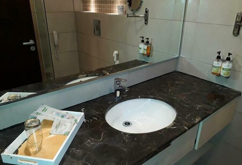 Номер Deluxe, Lemon Tree Hotel Candolim