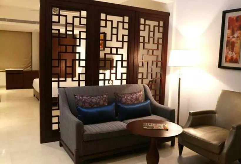 Suite Executive, Lemon Tree Hotel Candolim
