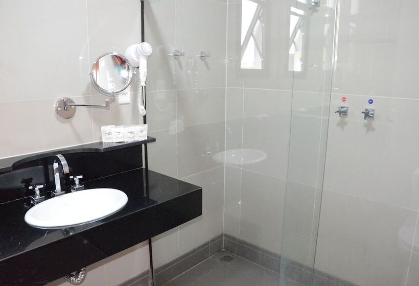 スーペリアールーム, Metropole