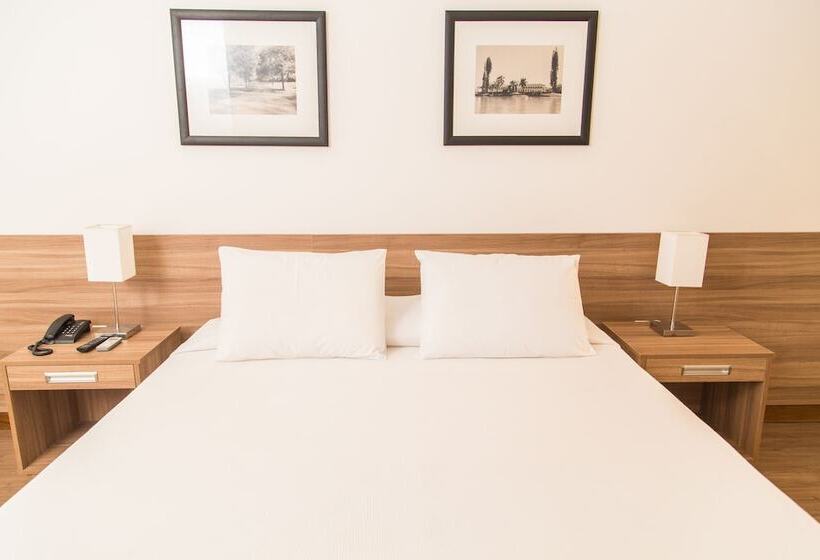 スーペリアールーム, Metropole