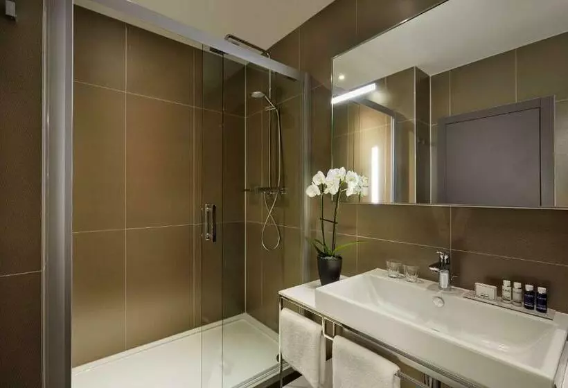 اتاق سوپریور با تخت بزرگ, Park Plaza Nuremberg