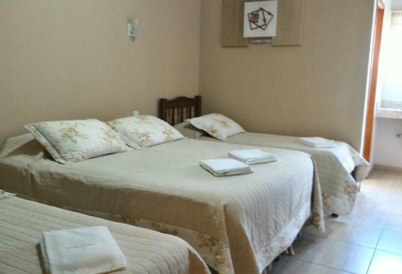 اتاق استاندارد چهار تخته, Savana