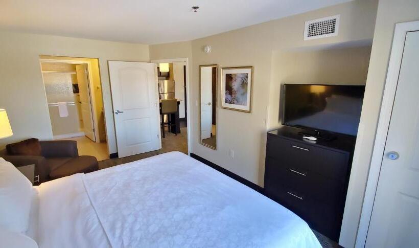 جناح لذوى الاحتياجات الخاصة, Staybridge Suites Eau Claire   Altoona, An Ihg