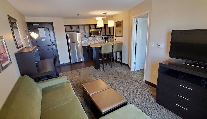 جناح, Staybridge Suites Eau Claire   Altoona, An Ihg
