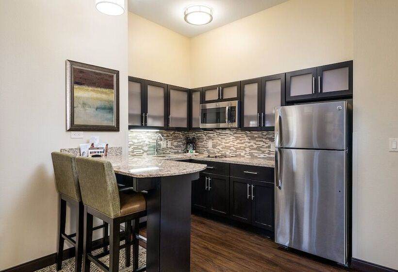 Люкс 2 Спальни, Staybridge Suites Eau Claire   Altoona, An Ihg