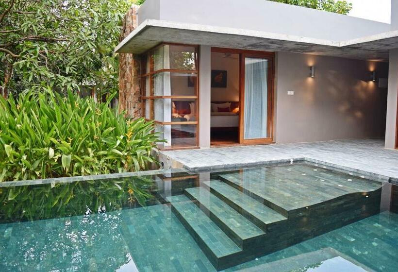 ویلای یک اتاق خوابه با استخر شنا, Templation