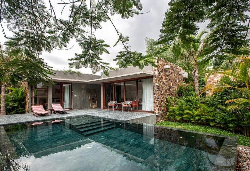 ویلای یک اتاق خوابه با استخر شنا, Templation