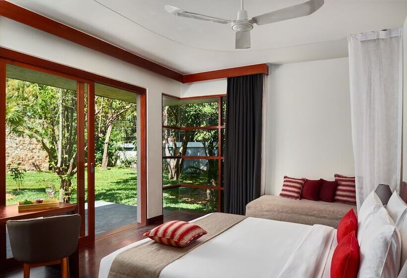 ویلای یک اتاق خوابه با استخر شنا, Templation