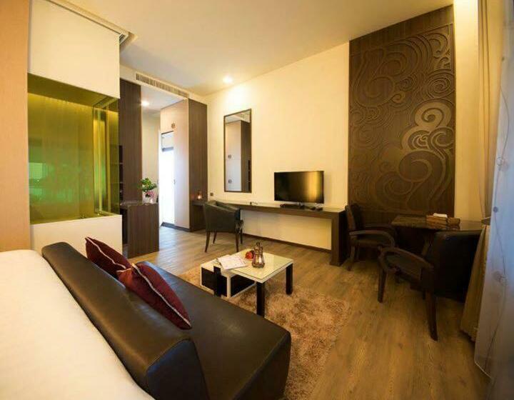 수피리어 룸, The Beverly Hills