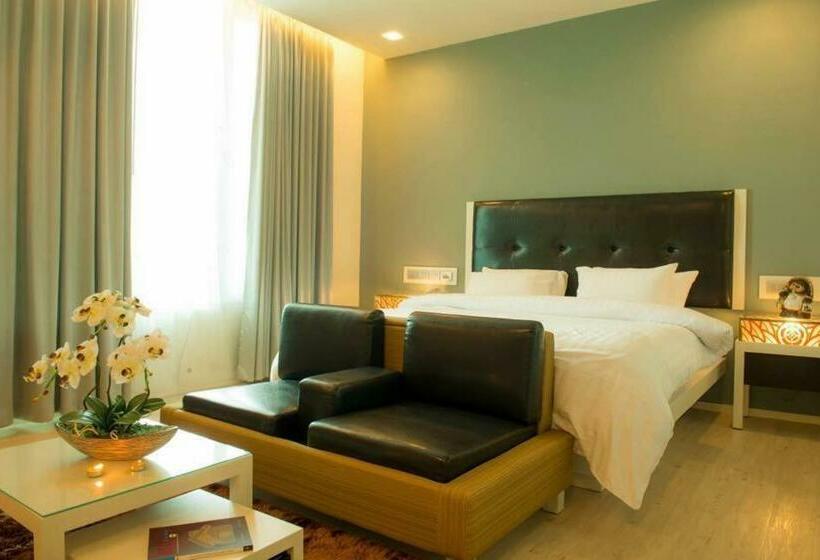 스탠다드 룸, The Beverly Hills