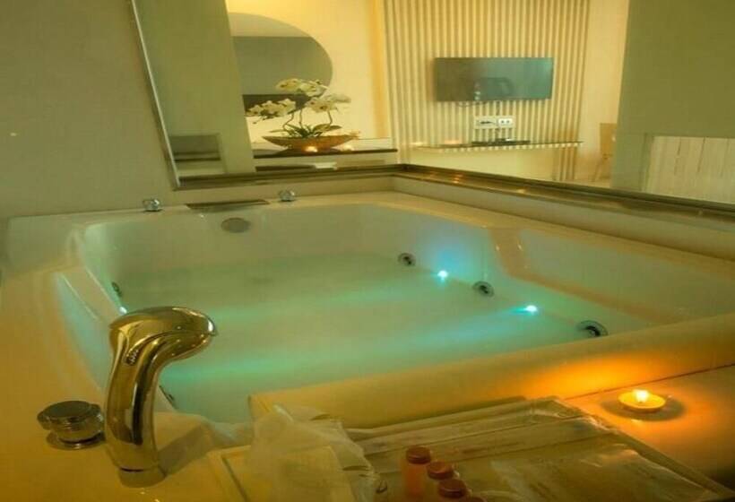 스탠다드 룸, The Beverly Hills