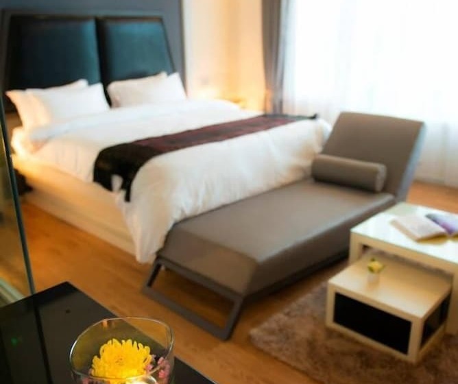 수피리어 룸, The Beverly Hills