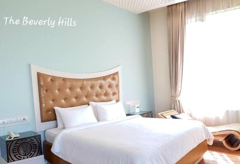 Люкс, The Beverly Hills