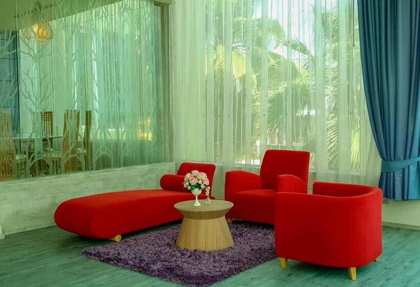 패밀리 룸, The Beverly Hills