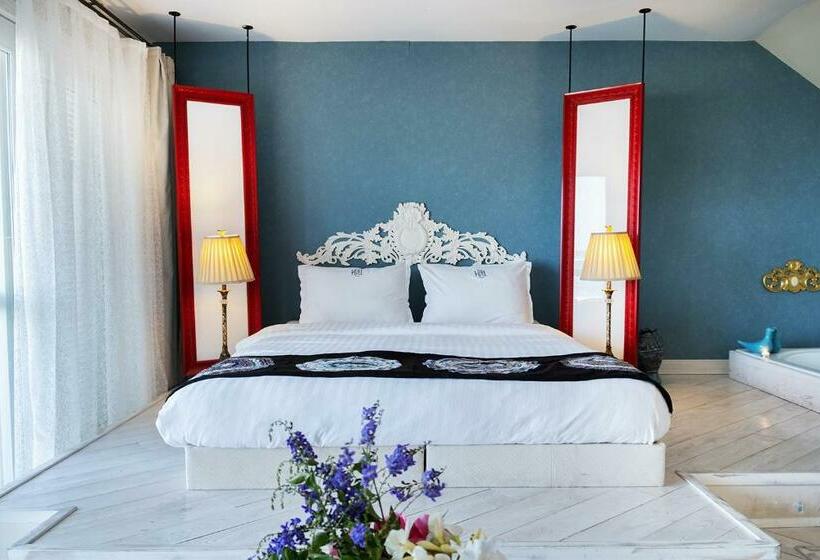 جناح جونيور مزوَّد بجاكوزي, Villa Kore Cesme