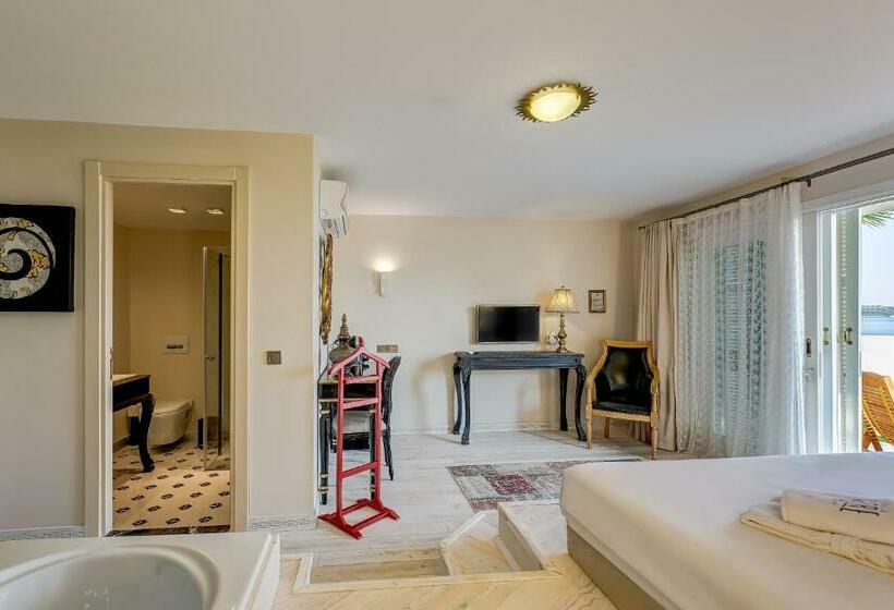 جناح جونيور مزوَّد بجاكوزي, Villa Kore Cesme