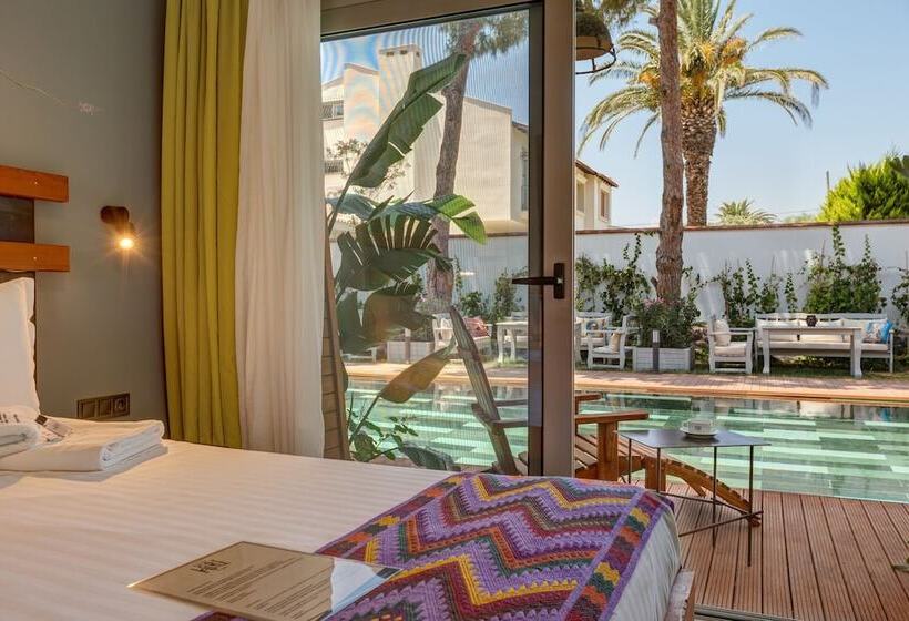 Номер Deluxe Вид на Бассейн, Villa Kore Cesme