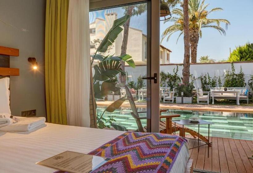 غرفة ديلوكس مطلة على حمام السباحة, Villa Kore Cesme