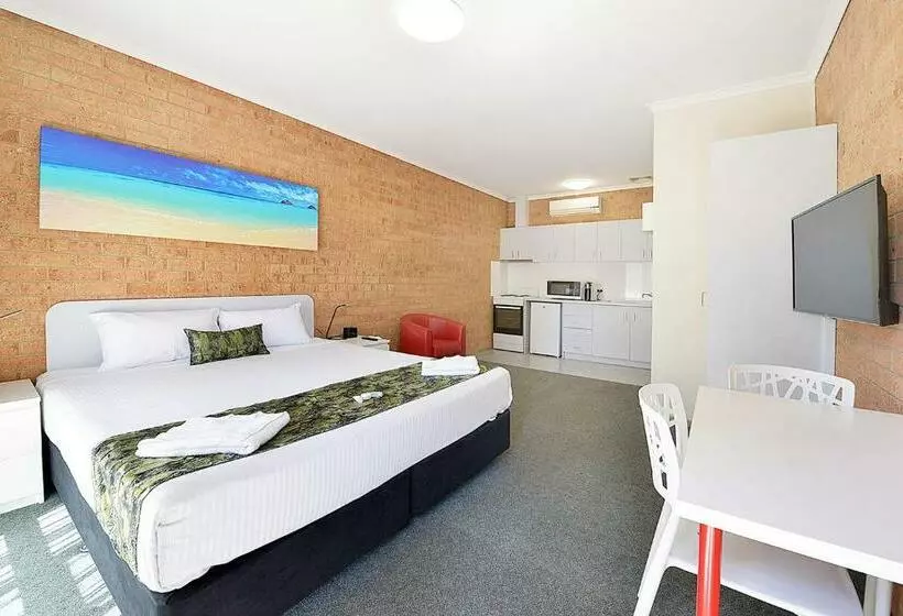 キングサイズベッドのデラックスルーム, Cranbourne Motor Inn