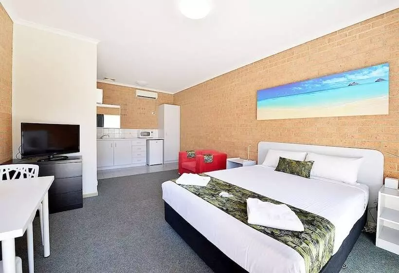 スタンダードトリプルルーム, Cranbourne Motor Inn