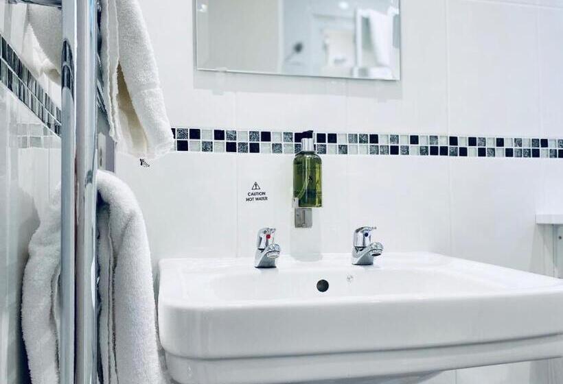 Семейный Номер, Vara