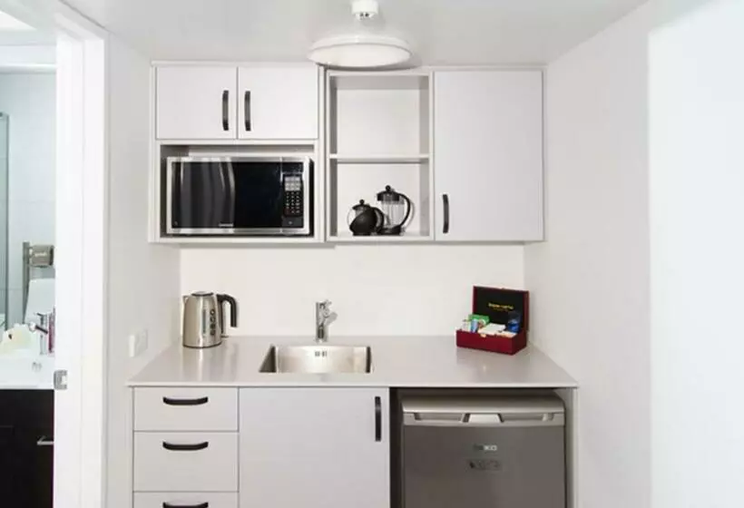 استودیوی استاندارد, 538 Great King Motel