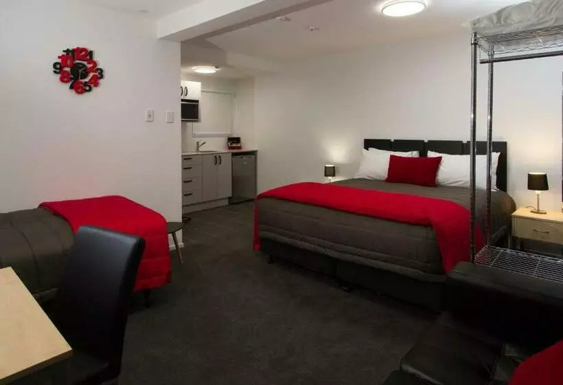 استودیو استاندارد با تخت کینگ, 538 Great King Motel