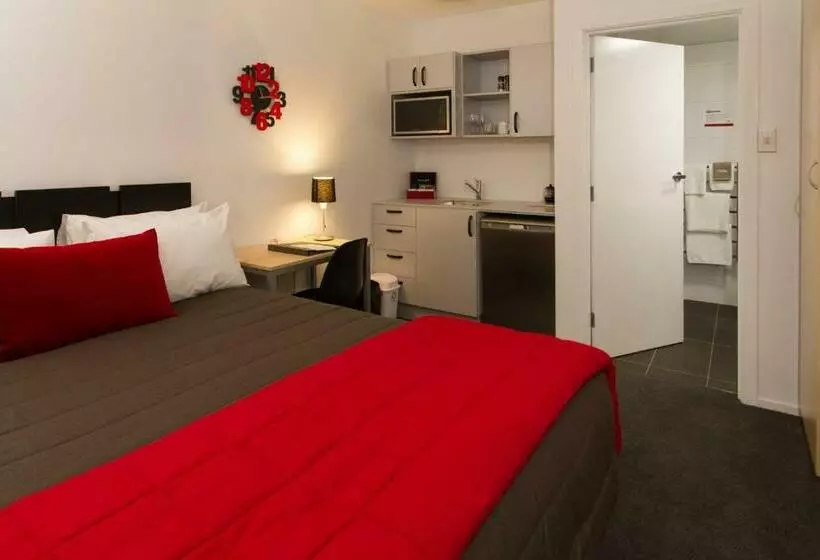 استودیوی استاندارد, 538 Great King Motel