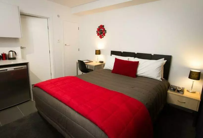 استودیوی استاندارد, 538 Great King Motel
