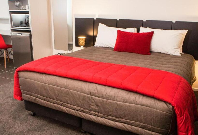 Студия Стандарт, 538 Great King Motel