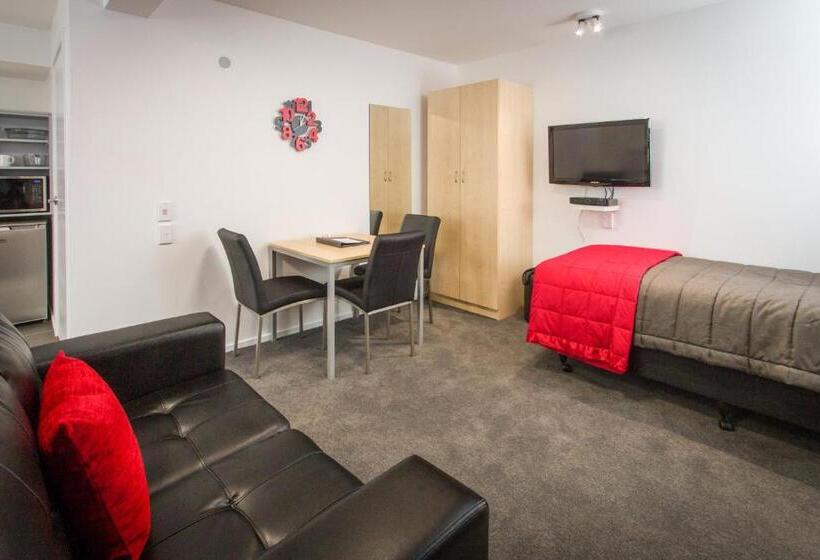 Студия Стандарт, 538 Great King Motel