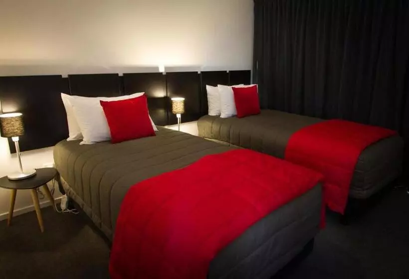 آپارتمان 2 خوابه, 538 Great King Motel