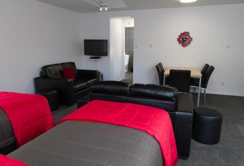 شقة غرفة واحدة, 538 Great King Motel