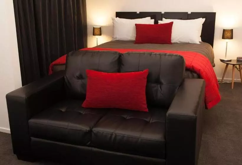 استودیوی سوپریور, 538 Great King Motel