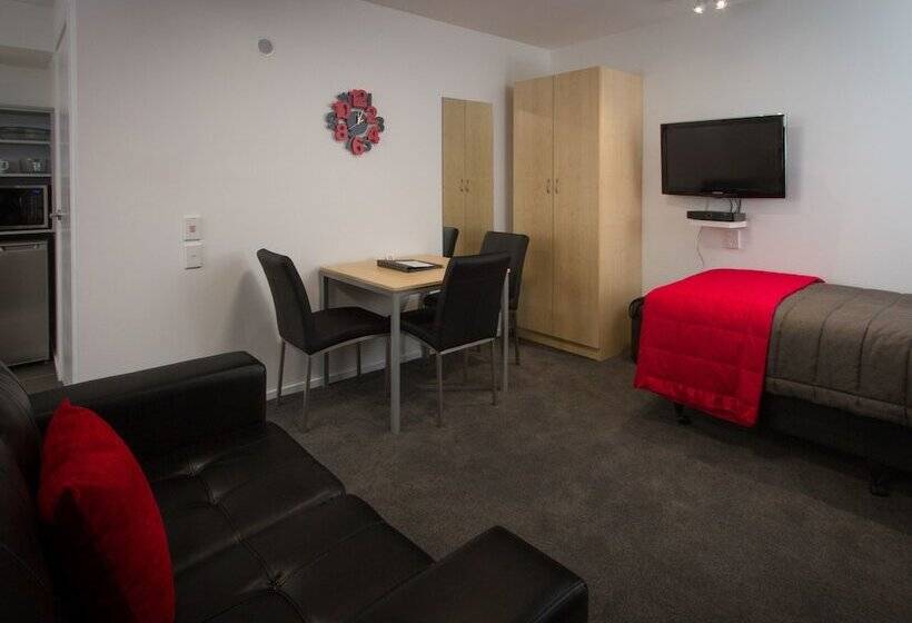 Студия Стандарт, 538 Great King Motel