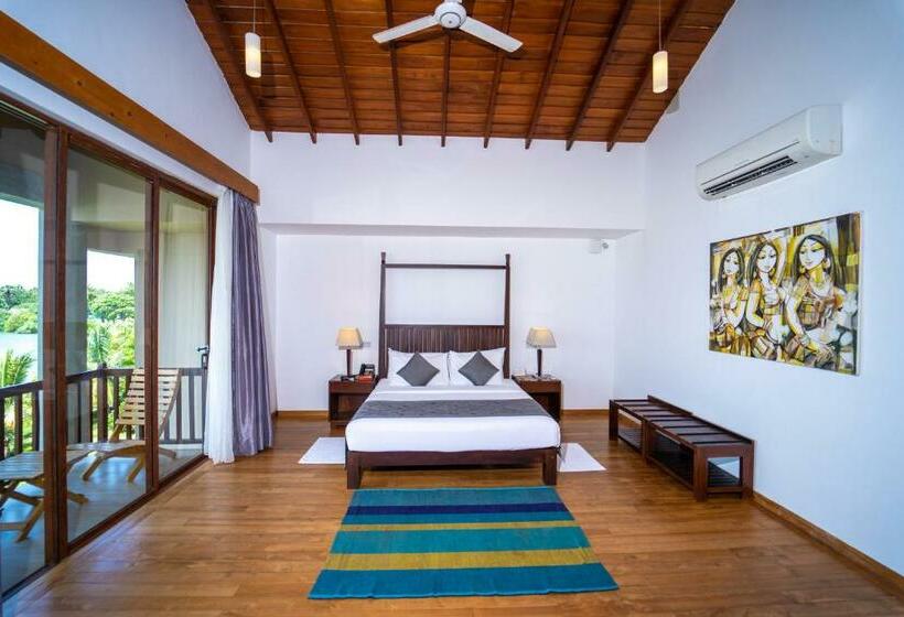 Полулюкс, Amaranthe Bay Resort & Spa