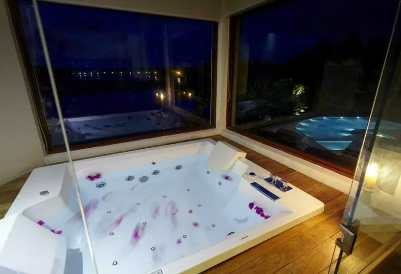 ジュニアスイート, Amaranthe Bay Resort & Spa