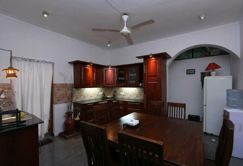 غرفة قياسية فردية, Angel Villa