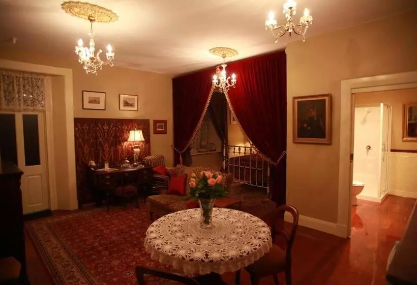 スイート（家族用）, Blakes Manor Self Contained Heritage Accommodation