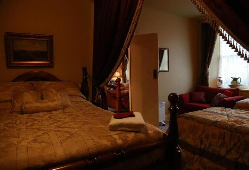 سوئیت 2 خوابه, Blakes Manor Self Contained Heritage Accommodation