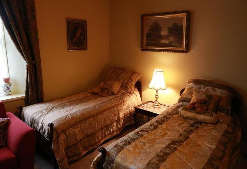 سوئیت 2 خوابه, Blakes Manor Self Contained Heritage Accommodation
