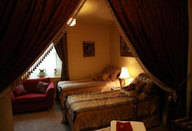 سوئیت 2 خوابه, Blakes Manor Self Contained Heritage Accommodation