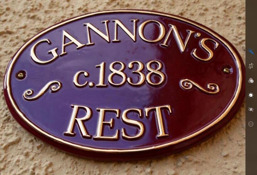 سوییت اجرایی, Blakes Manor Self Contained Heritage Accommodation