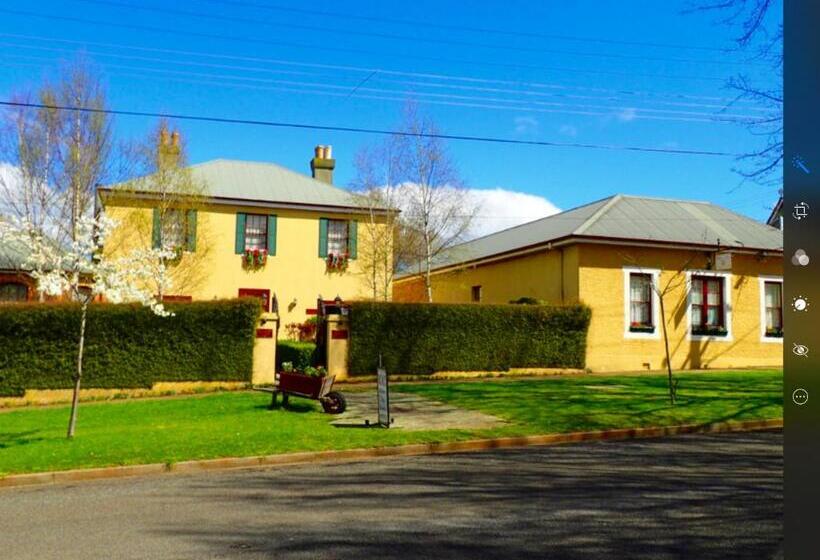 سوییت اجرایی, Blakes Manor Self Contained Heritage Accommodation