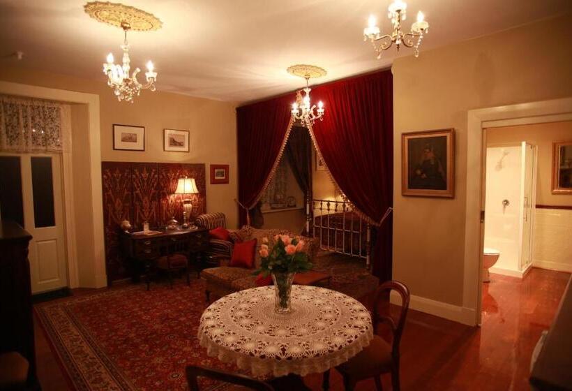 سوییت لوکس, Blakes Manor Self Contained Heritage Accommodation