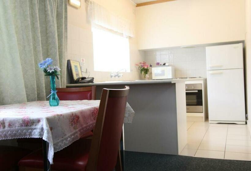 דירת חדר, Carnegie Motor Inn