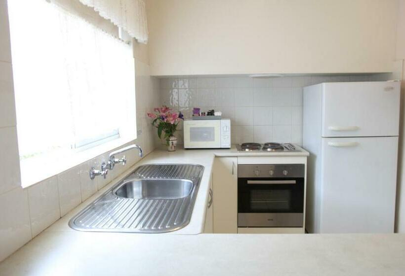 דירת חדר, Carnegie Motor Inn