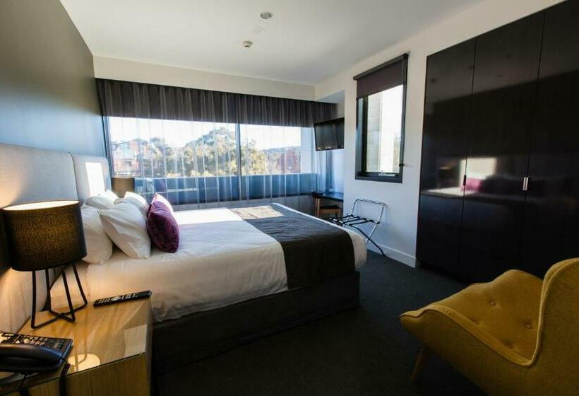 Апартаменты Deluxe 1 Спальня, East Hotel And Apartments