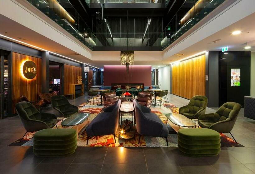 スタンダードスタジオ, East Hotel And Apartments